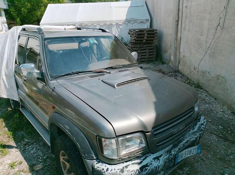 Usata Isuzu Trooper 159 CV (116 kW) 2001 Bronzo SUV