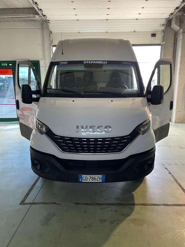 Usata Iveco Daily 179 CV (131 kW) 2021