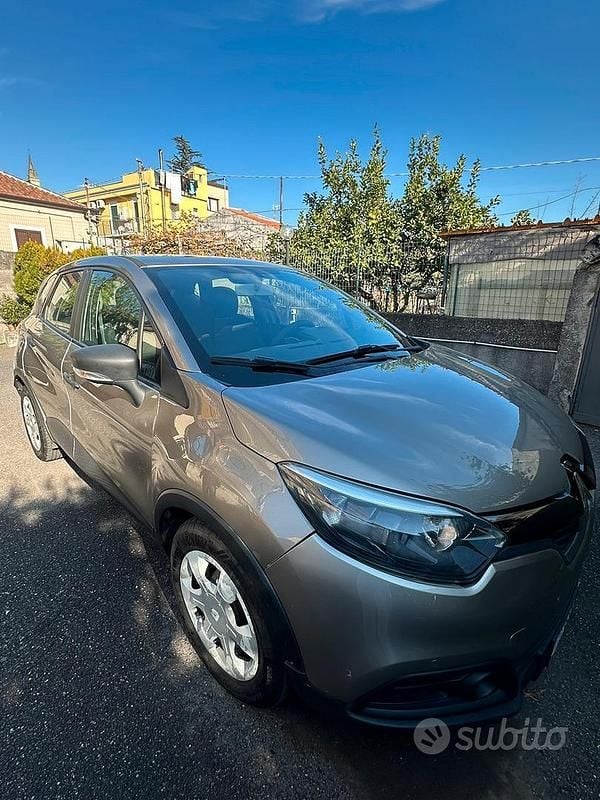 Usata Renault Captur 90 CV (66 kW) 2014 Marrone SUV