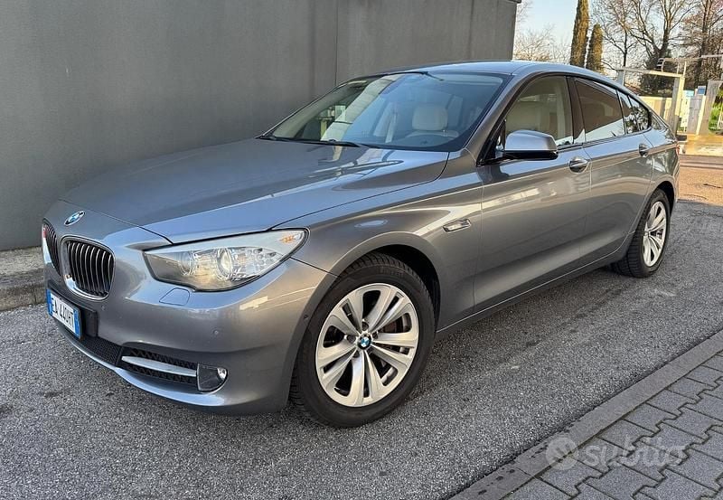 Usata BMW 530 Shadowline 245 CV (180 kW) 2010 Grigio Berlina