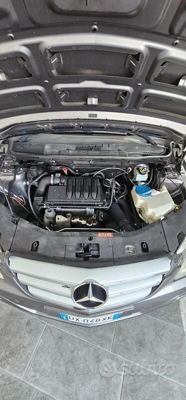 Usata Mercedes B200 140 CV (102 kW) 2009 Grigio Monovolume
