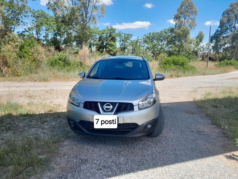Argento Usata 2011 Nissan Qashqai +2 N-TEC SUV | 6990 € (Buon prezzo) - Immagine 1/4