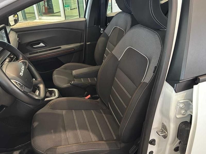 Usata Dacia Sandero Comfort 101 CV (74 kW) 2023 Bianco Utilitaria