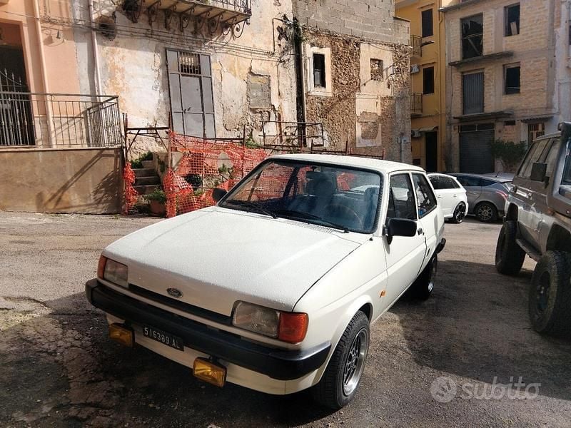 Usata Ford Fiesta 95 CV (69 kW) 1985 Utilitaria