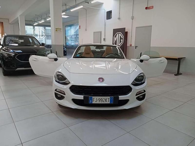 Usata Fiat 124 Spider Lusso 140 CV (102 kW) 2017 Bianco interno beige Cabrio