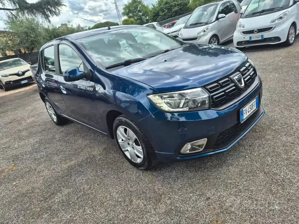 Usata Dacia Sandero Acces 90 CV (66 kW) 2019 Blu Berlina