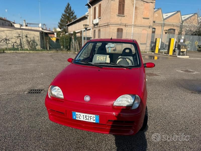 Usata Fiat 600 54 CV (39 kW) 2010 Rosso Utilitaria