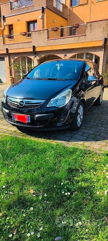 Usata Opel Corsa Club 86 CV (63 kW) 2012 Utilitaria