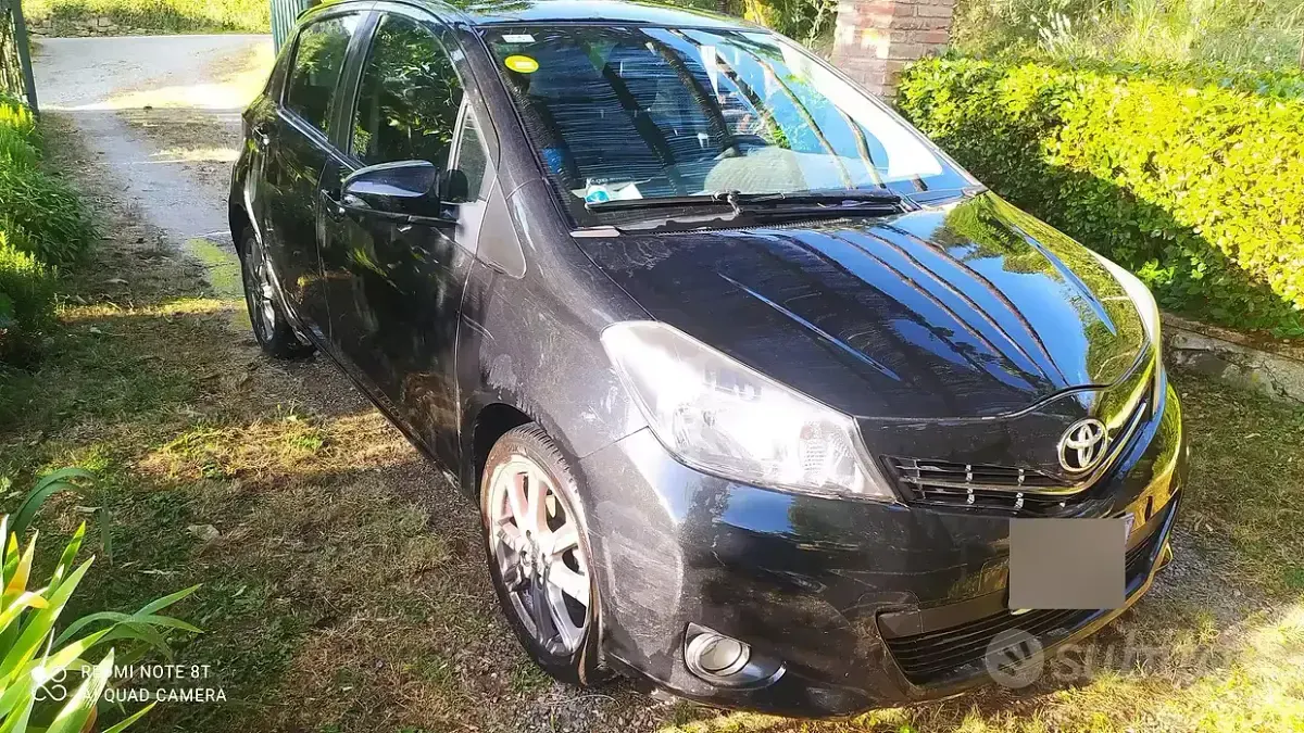 Usata Toyota Yaris 99 CV (72 kW) 2011 Nero Utilitaria