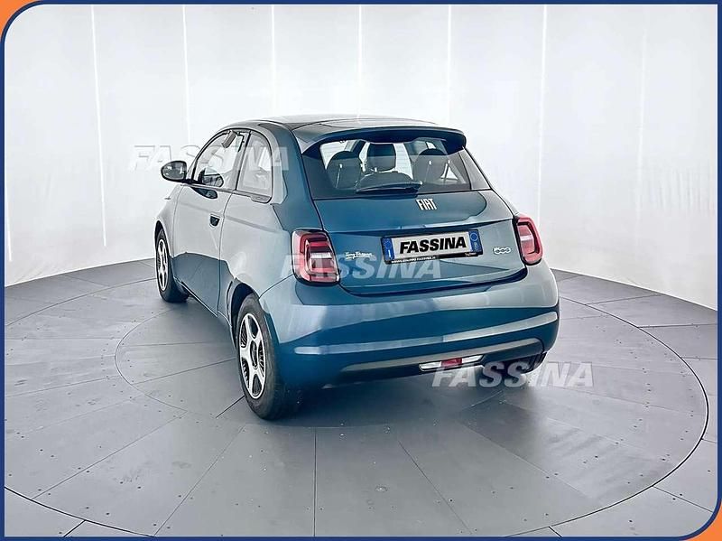 Usata Fiat 500e Action 69 kW (95 CV) 2022 Blu Berlina
