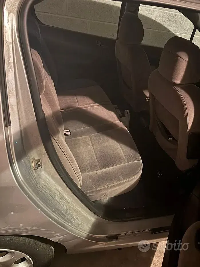 Usata Peugeot 307 68 CV (50 kW) 2005 Grigio Berlina
