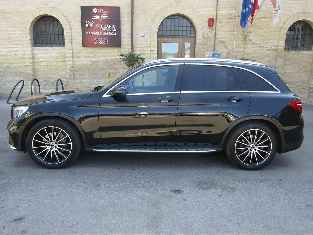 Usata Mercedes GLC250 Premium 204 CV (150 kW) 2017 Nero SUV