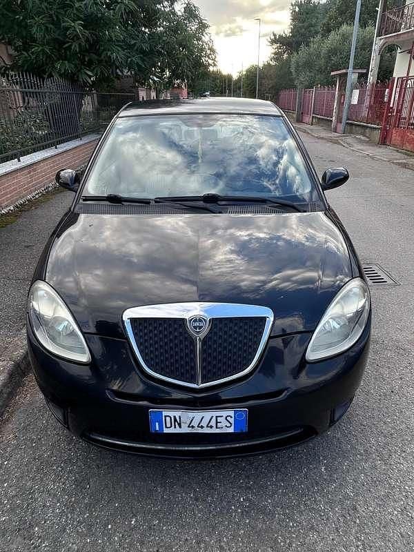 Usata Lancia Ypsilon 60 CV (44 kW) 2009 Nero Utilitaria