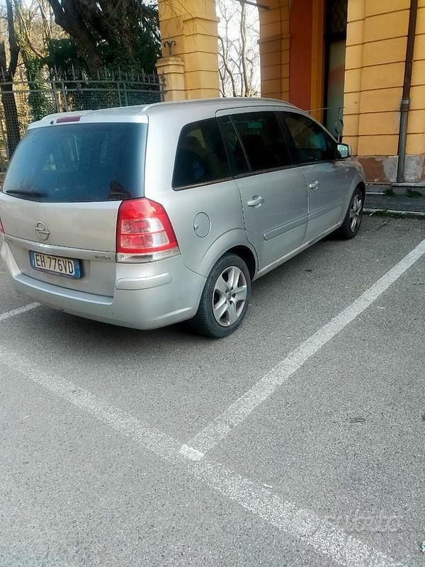 Usata Opel Zafira 125 CV (91 kW) 2012 Monovolume
