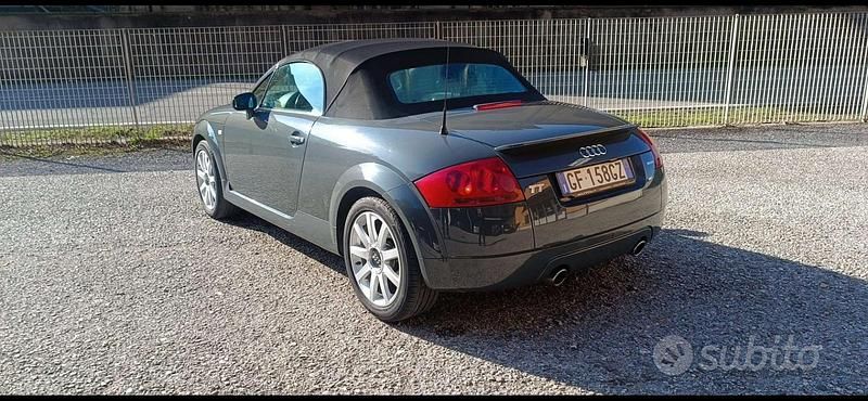 Usata Audi TT Roadster 225 CV (165 kW) 2000 Cabrio