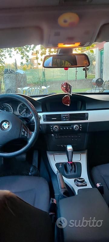 Usata BMW 318 2009 Marrone Berlina