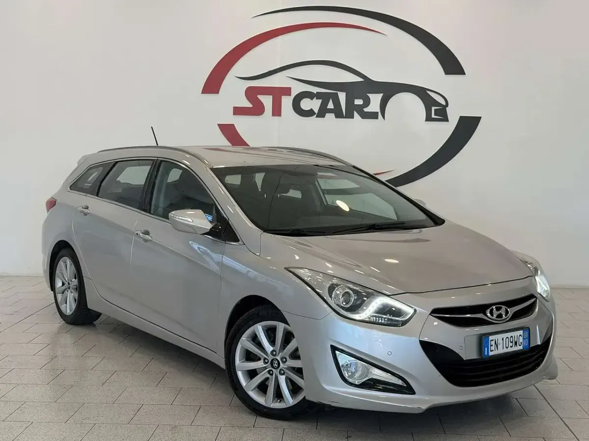 Usata Hyundai i40 Style 136 CV (100 kW) 2012 Argento Station wagon
