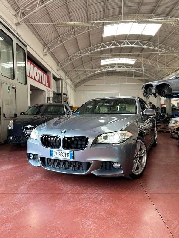 Grigio Usata 2011 BMW 525 Station wagon | 9999 € (Buon prezzo) - Immagine 1/4