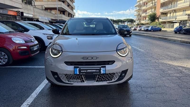 Beige Usata 2025 Fiat 600 La Prima SUV | 16.900 € (Super prezzo) - Immagine 1/4