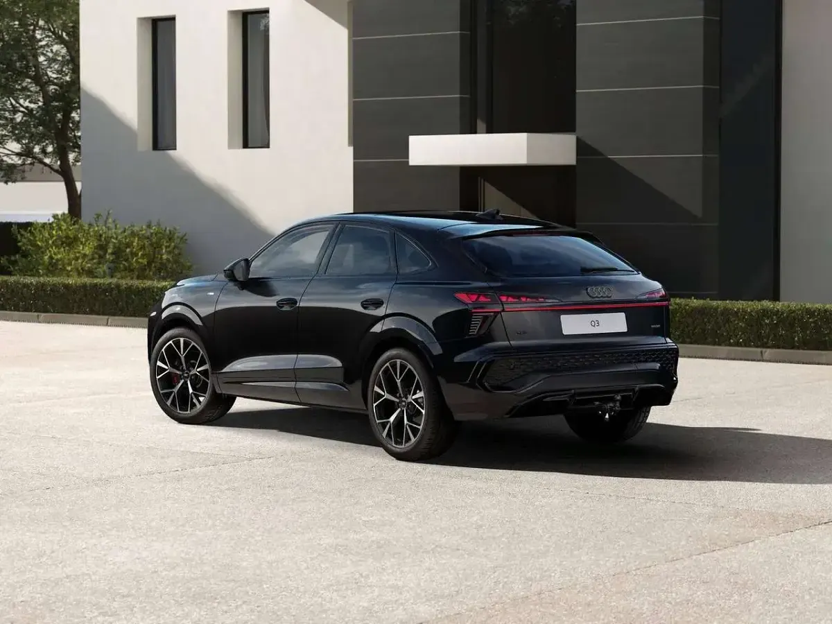 Nuova Audi Q3 Sportback S-Line 193 CV (141 kW) 2026 Nero mythos SUV