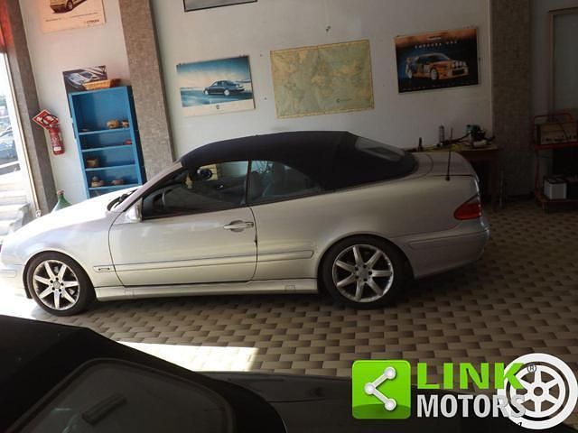 Usata Mercedes CLK200 Elegance 163 CV (119 kW) 2002 Argento Cabrio