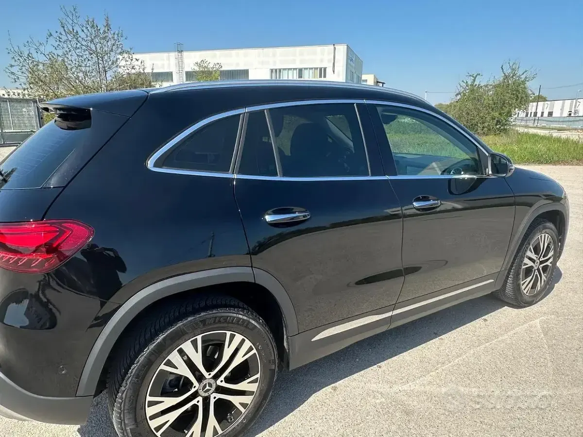 Usata Mercedes GLA200 Advanced Plus 163 CV (119 kW) 2024 Nero SUV