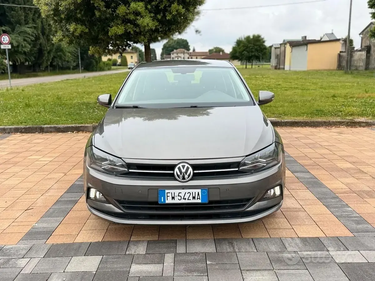 Usata VW Polo Sport 80 CV (58 kW) 2019 Grigio Utilitaria