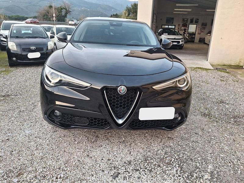 Usata Alfa Romeo Stelvio 190 CV (139 kW) 2019 Nero SUV