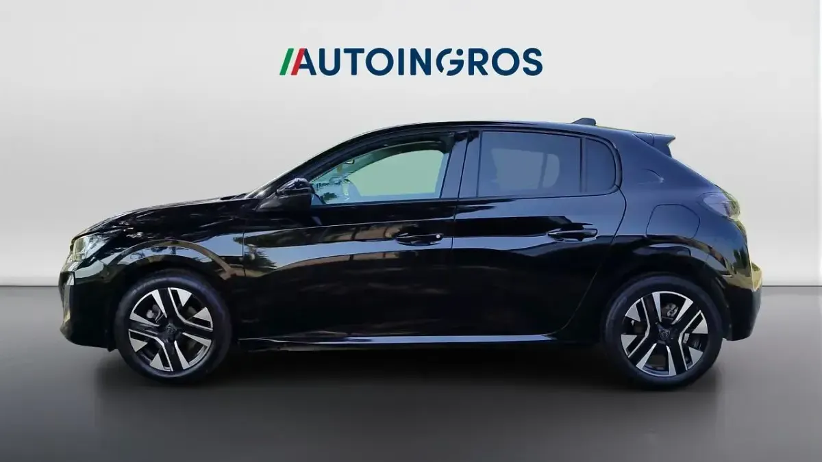 Usata Peugeot 208 Allure 101 CV (74 kW) 2024 Nero Utilitaria