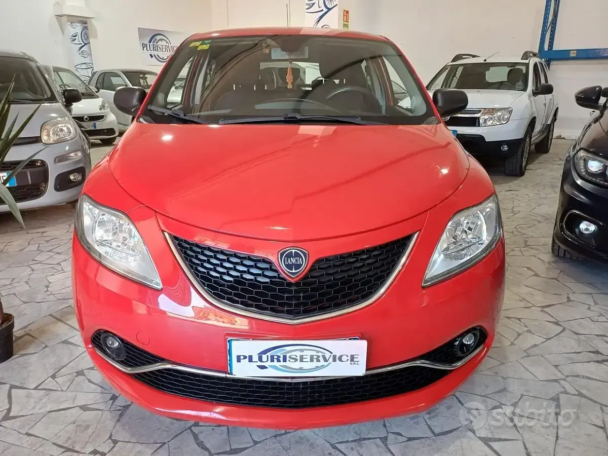 Usata Lancia Ypsilon 69 CV (50 kW) 2018 Rosso Utilitaria