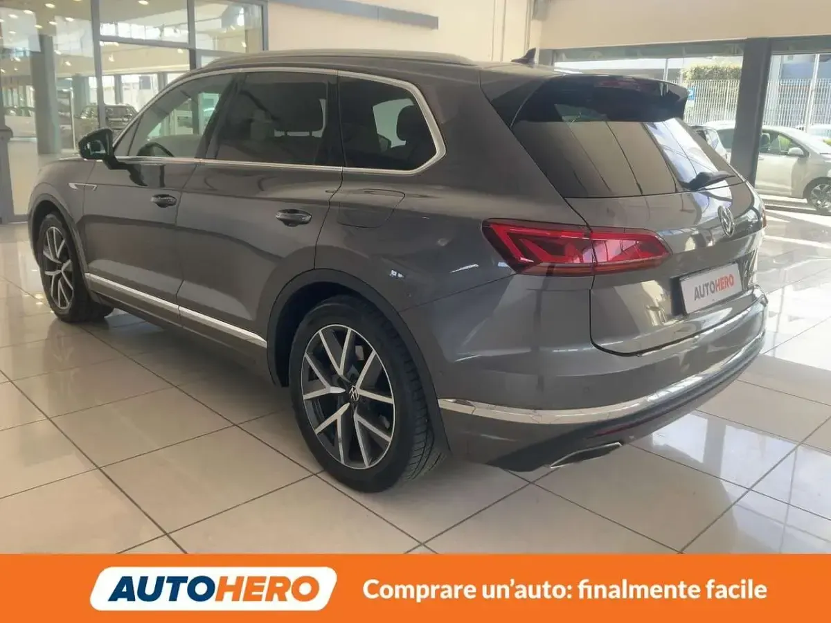 Usata VW Touareg Elegance 381 CV (280 kW) 2021 Grigio SUV