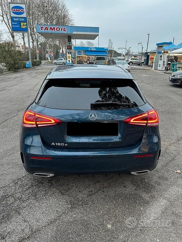 Usata Mercedes A180 Premium 116 CV (85 kW) 2020 Blu Berlina