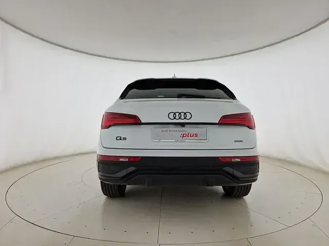 Usata Audi Q5 Sportback S-line plus 204 CV (150 kW) 2023 Bianco ghiacciaio metallizzato SUV