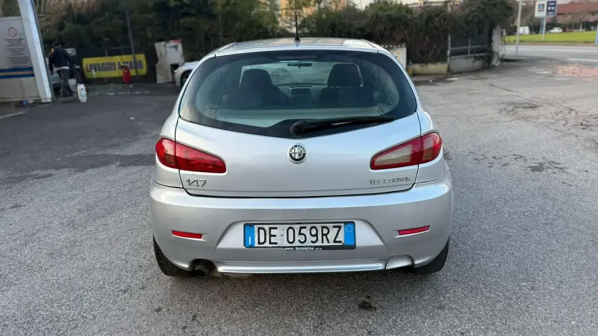 Usata Alfa Romeo 147 Distinctive 105 CV (77 kW) 2007 Utilitaria