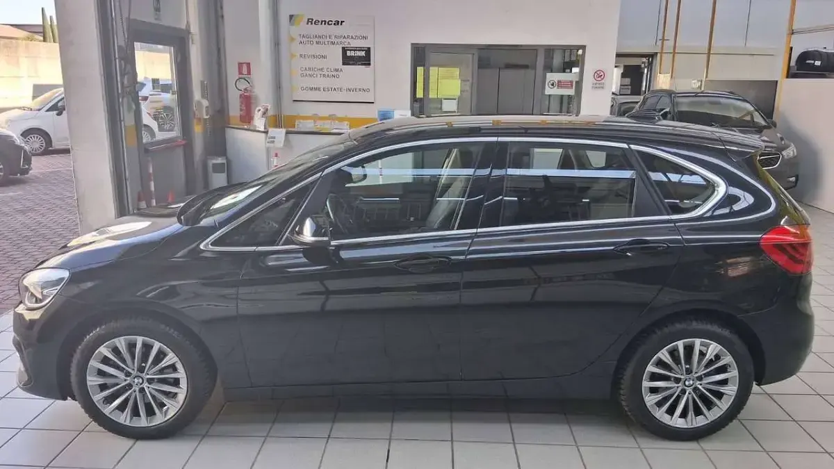 Usata BMW 216 Active Tourer Luxury Line 116 CV (85 kW) 2019 Nero Monovolume