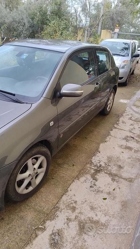 Gebraucht Toyota Corolla 116 PS (85 kW) 2004 Braun Limousine