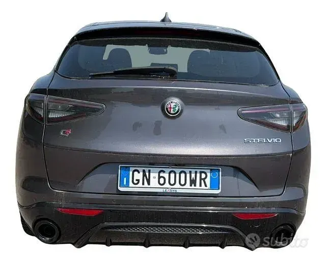 Usata Alfa Romeo Stelvio Veloce 209 CV (153 kW) 2023 Grigio SUV