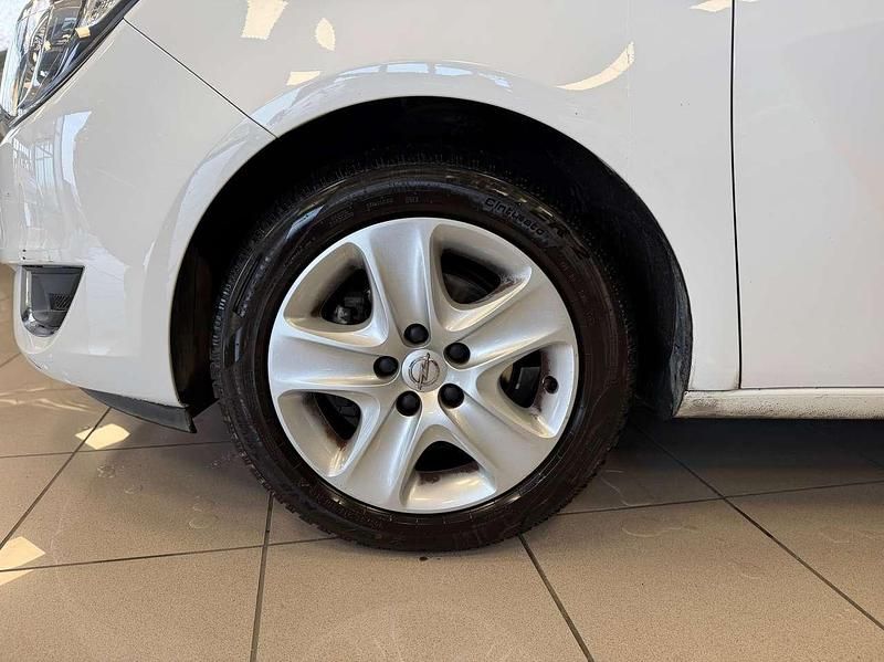 Usata Opel Meriva 101 CV (74 kW) 2017 Bianco Monovolume