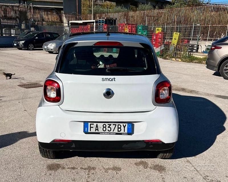 Usata Smart ForFour 71 CV (52 kW) 2015 Bianco Utilitaria