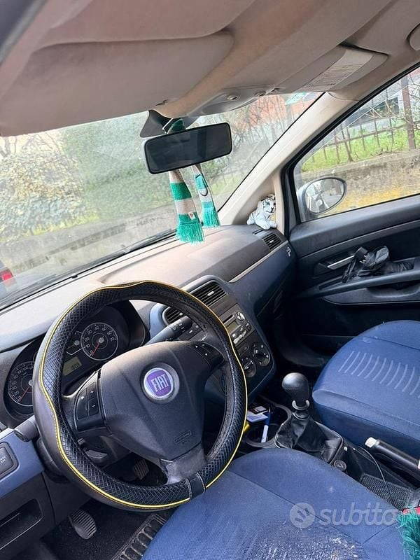 Usata Fiat Grande Punto Dynamic 71 CV (52 kW) 2007 Grigio Utilitaria