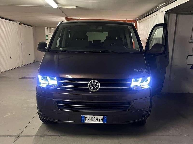 Marrone Usata 2010 VW T5 Comfortline Furgone | 19.500 € (Buon prezzo) - Immagine 1/4