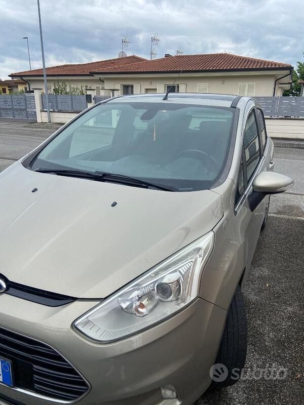 Usata 2012 Ford B-MAX Monovolume | 3950 € - Immagine 1/4