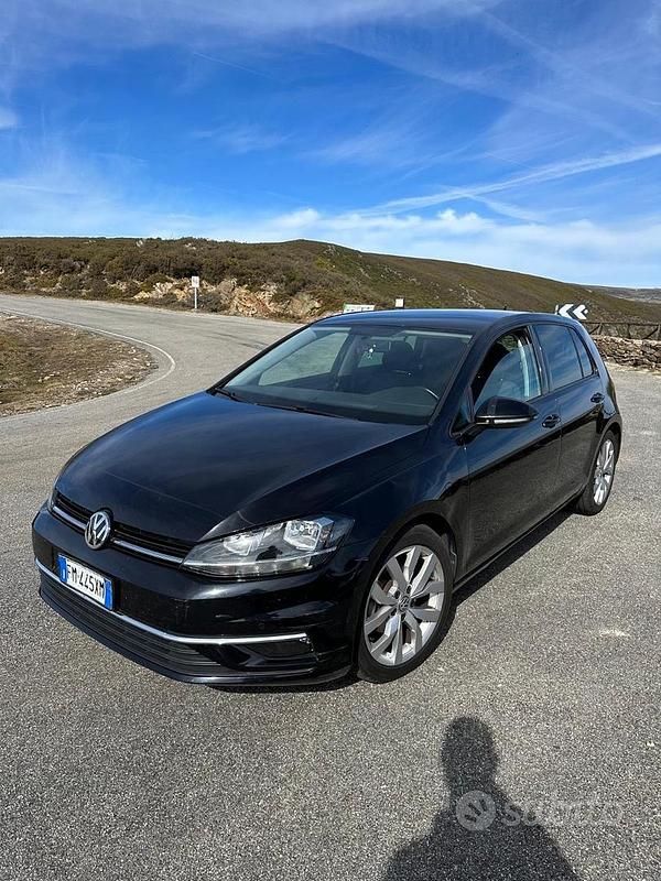 Usata VW Golf VII 110 CV (80 kW) 2018 Nero Utilitaria
