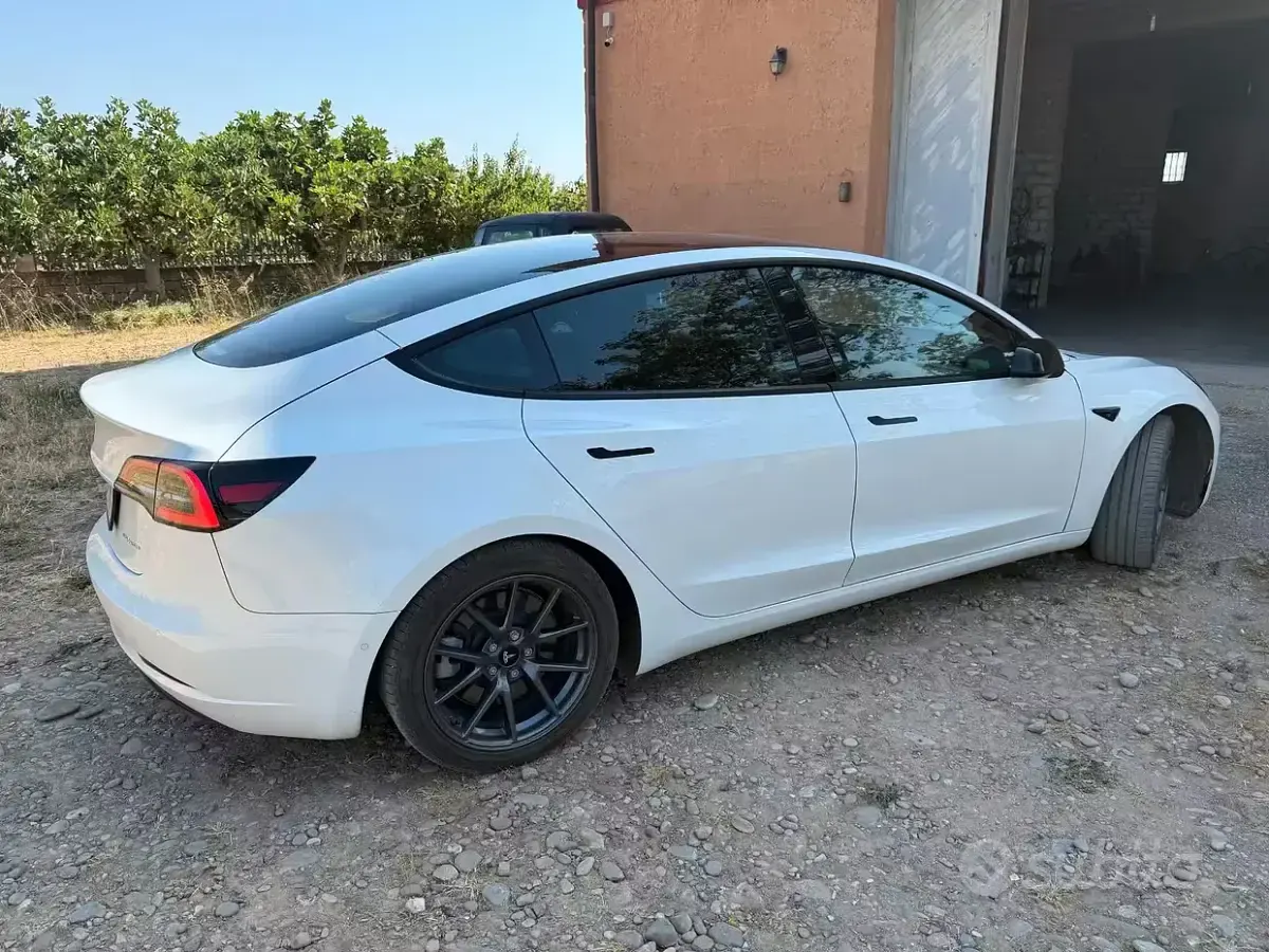 Usata Tesla Model 3 Long Range AWD 152 kW (208 CV) 2021 Bianco Berlina