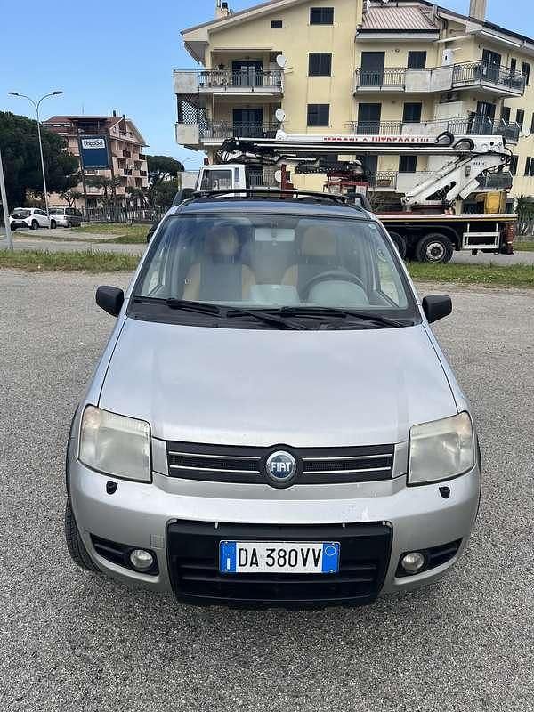 Usata Fiat Panda 4x4 Climbing 69 CV (50 kW) 2006 Utilitaria