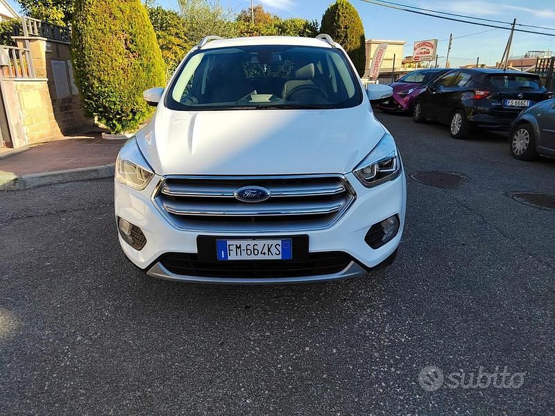 Usata Ford Kuga 150 CV (110 kW) 2017 Bianco SUV