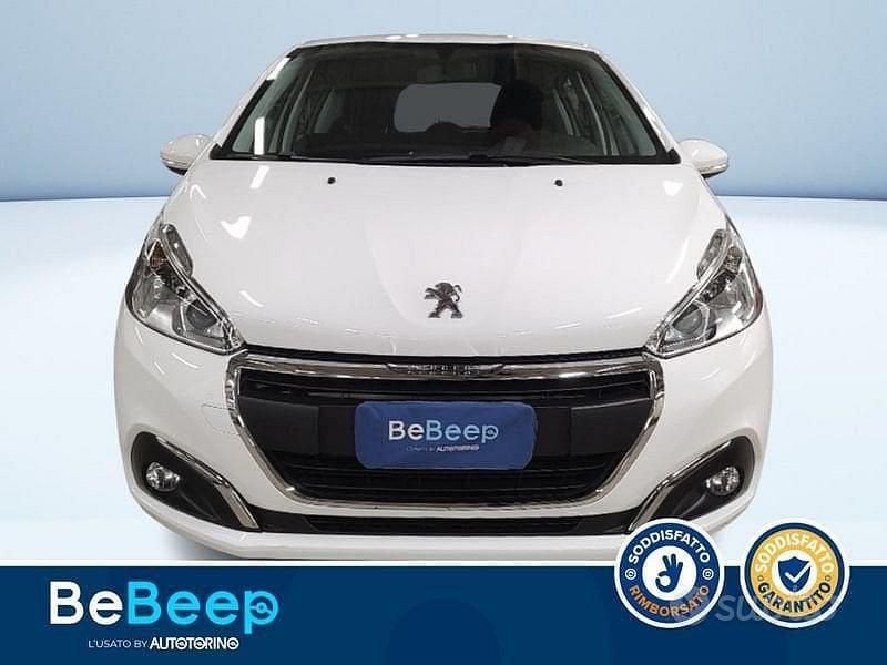 Usata Peugeot 208 Active 82 CV (60 kW) 2018 Bianco pastello Utilitaria