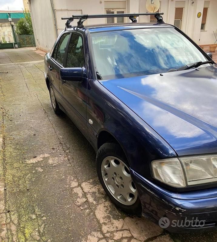 Usata Mercedes C180 Classic 122 CV (89 kW) 1999 Blu Berlina