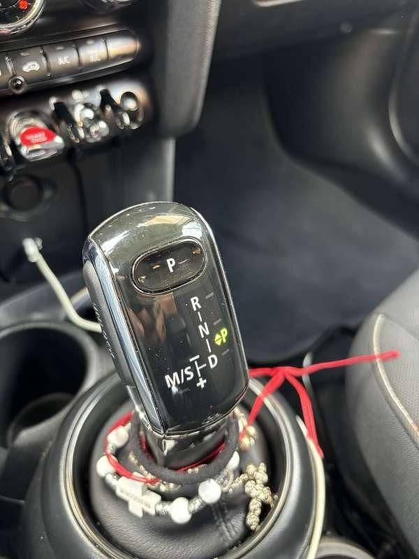 Begagnad Mini Cooper Business 136 HK (100 kW) 2022 Halvkombi