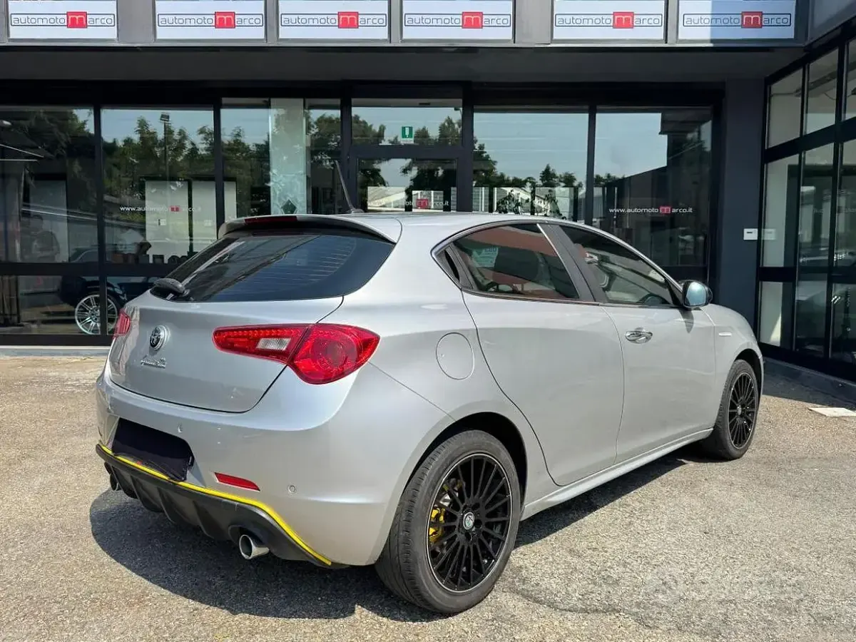 Usata Alfa Romeo Giulietta Exclusive 150 CV (110 kW) 2014 Grigio Utilitaria